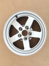 Load image into Gallery viewer, 4x Alufelge 16 Zoll 7.0&quot; 5x112 35ET Glanz Silber 8W0601025 Audi A4 B9 Rim Wheel