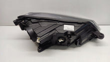 Laden Sie das Bild in den Galerie-Viewer, Frontscheinwerfer Skoda Superb III 3V1941015B Xenon Rechts oder Links