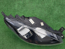Laden Sie das Bild in den Galerie-Viewer, Frontscheinwerfer Ford Kuga LV4B-13E014-FB Rechts Scheinwerfer Headlight SCH1742877864bi
