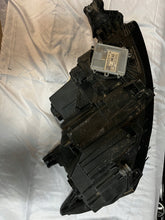 Laden Sie das Bild in den Galerie-Viewer, Frontscheinwerfer VW Transporter 7T1941035AE Links Scheinwerfer Headlight