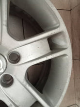 Load image into Gallery viewer, 1x Alufelge 17 Zoll 30714965 Volvo S40 I Rim Wheel FEL5553350443ue