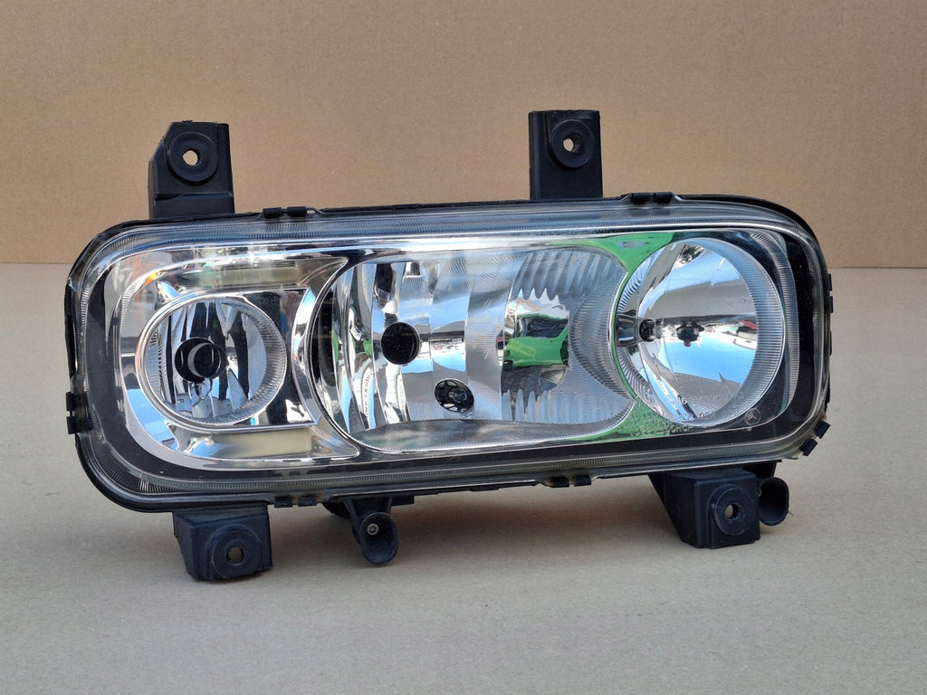 Frontscheinwerfer Mercedes-Benz A9678200361 Rechts Scheinwerfer Headlight SCH1504527106zh