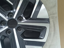 Load image into Gallery viewer, 1x Alufelge 17 Zoll 7.0" 5x114.3 50ET 52910-DD100 Hyundai Kona Rim Wheel FEL6230402682rg