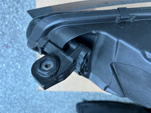 Laden Sie das Bild in den Galerie-Viewer, Frontscheinwerfer Skoda Octavia IV 5E4941016B Rechts Scheinwerfer Headlight SCH4960394001id