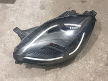 Laden Sie das Bild in den Galerie-Viewer, Frontscheinwerfer Ford Puma R1TB-13E015-AB LED Ein Stück (Rechts oder Links) SCH6010681501qb