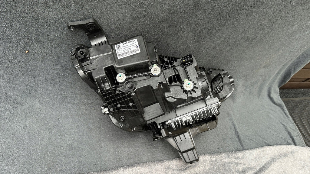 Frontscheinwerfer Volvo 80000401 20240305 606806348 Links Scheinwerfer Headlight SCH4950572252fy