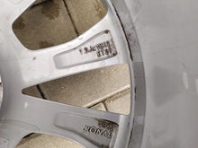 Laden Sie das Bild in den Galerie-Viewer, 1x Alufelge 18 Zoll 7.0&quot; 5x112 45ET Glanz Silber 658601025 Skoda Scala Rim Wheel