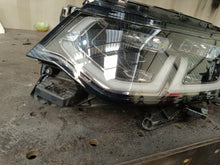 Load image into Gallery viewer, Frontscheinwerfer Land Rover I Sport Discovery L550 MK7213W030 LED Links SCH1240436739kq