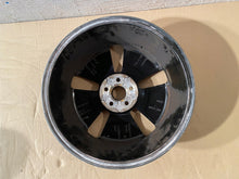 Load image into Gallery viewer, 1x Alufelge 17 Zoll 6.5" 5x100 39ET 2GM601025M VW T-Cross Rim Wheel FEL5305625863lf