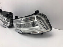 Laden Sie das Bild in den Galerie-Viewer, Frontscheinwerfer Daf 2188985W 2188984Q Ein Satz Scheinwerfer Headlight SCH9527589652wr