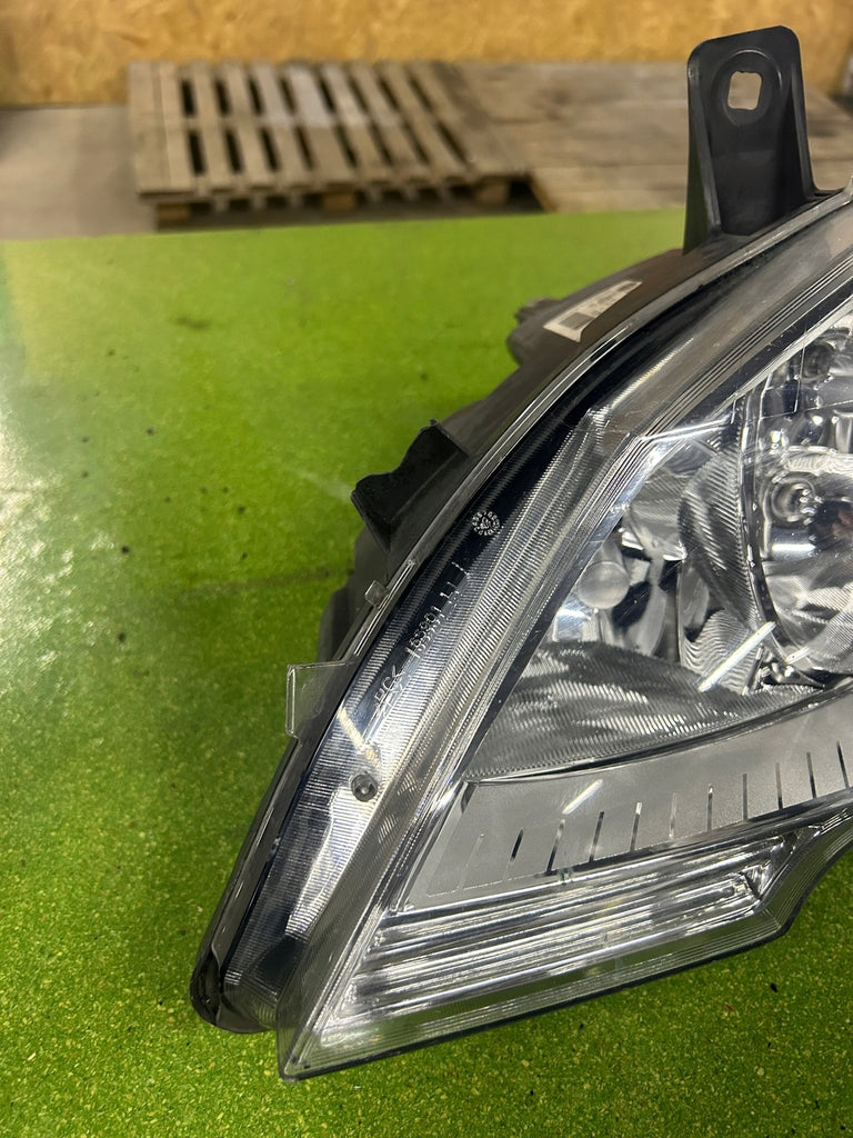 Frontscheinwerfer Mercedes-Benz Viano W639 Vito 1EG009627-01 Links Headlight SCH8091300351ku