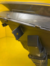 Laden Sie das Bild in den Galerie-Viewer, Frontscheinwerfer BMW 3 E91 E90 6942743 Xenon Links Scheinwerfer Headlight SCH8297266398nr