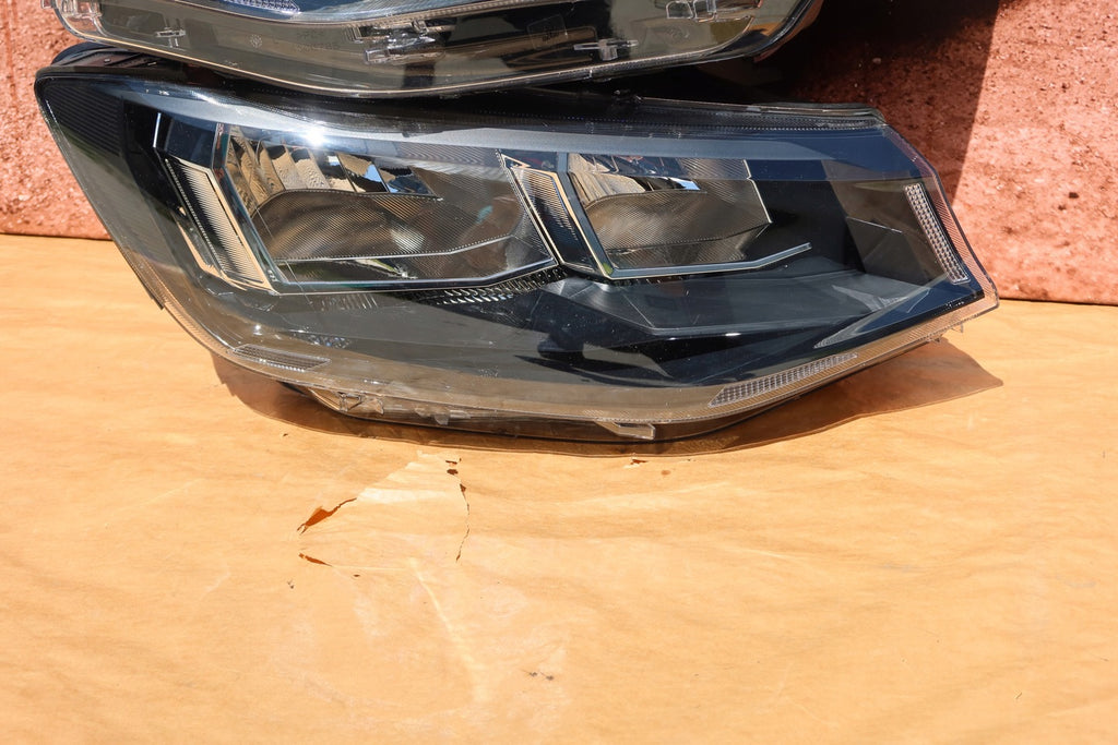 Frontscheinwerfer VW Caddy 2K8941005D 2K8941006D Ein Stück (Rechts oder Links)