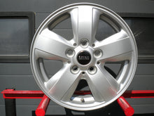 Laden Sie das Bild in den Galerie-Viewer, 4x Alufelge 15 Zoll 5.5&quot; 5x112 46ET Glanz Silber 6855101 Mini F56 F55 Rim Wheel
