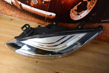 Laden Sie das Bild in den Galerie-Viewer, Frontscheinwerfer Renault Megane III 260605125R Links Scheinwerfer Headlight SCH1915978995am