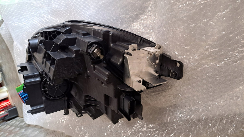 Frontscheinwerfer Ford Puma R1TB-13101-CB LED Ein Stück (Rechts oder Links) SCH7345750533sb