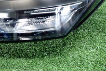 Laden Sie das Bild in den Galerie-Viewer, Frontscheinwerfer Skoda Fabia IV 6VB941015 Links Scheinwerfer Headlight SCH8954189367zh
