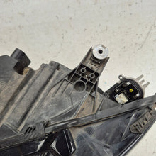 Laden Sie das Bild in den Galerie-Viewer, Frontscheinwerfer VW Touran 5TB941081A Full LED Ein Stück (Rechts oder Links)