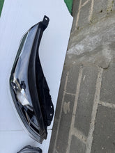 Load image into Gallery viewer, Frontscheinwerfer Kia Ceed Full LED Ein Satz Scheinwerfer Headlight SCH2066835228ei