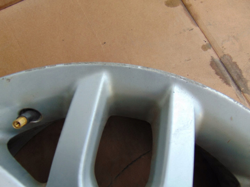 1x Alufelge 16 Zoll 6.5" 5x114.3 45ET Silber PZ474-E067D-Z Toyota Auris