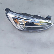 Laden Sie das Bild in den Galerie-Viewer, Frontscheinwerfer Ford Focus JX7B-1E014-AD Full LED Rechts Headlight