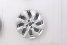 Laden Sie das Bild in den Galerie-Viewer, 1x Alufelge 16 Zoll 6.5&quot; 4x100 44ET Glanz Silber 403007678R Renault Rim Wheel