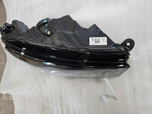 Laden Sie das Bild in den Galerie-Viewer, Frontscheinwerfer Skoda Fabia IV 6VB941016 Full LED Rechts Headlight SCH9042285450he