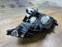 Laden Sie das Bild in den Galerie-Viewer, Frontscheinwerfer Ford Transit Courier R2X613E015AE Links Scheinwerfer Headlight SCH9467513616bu