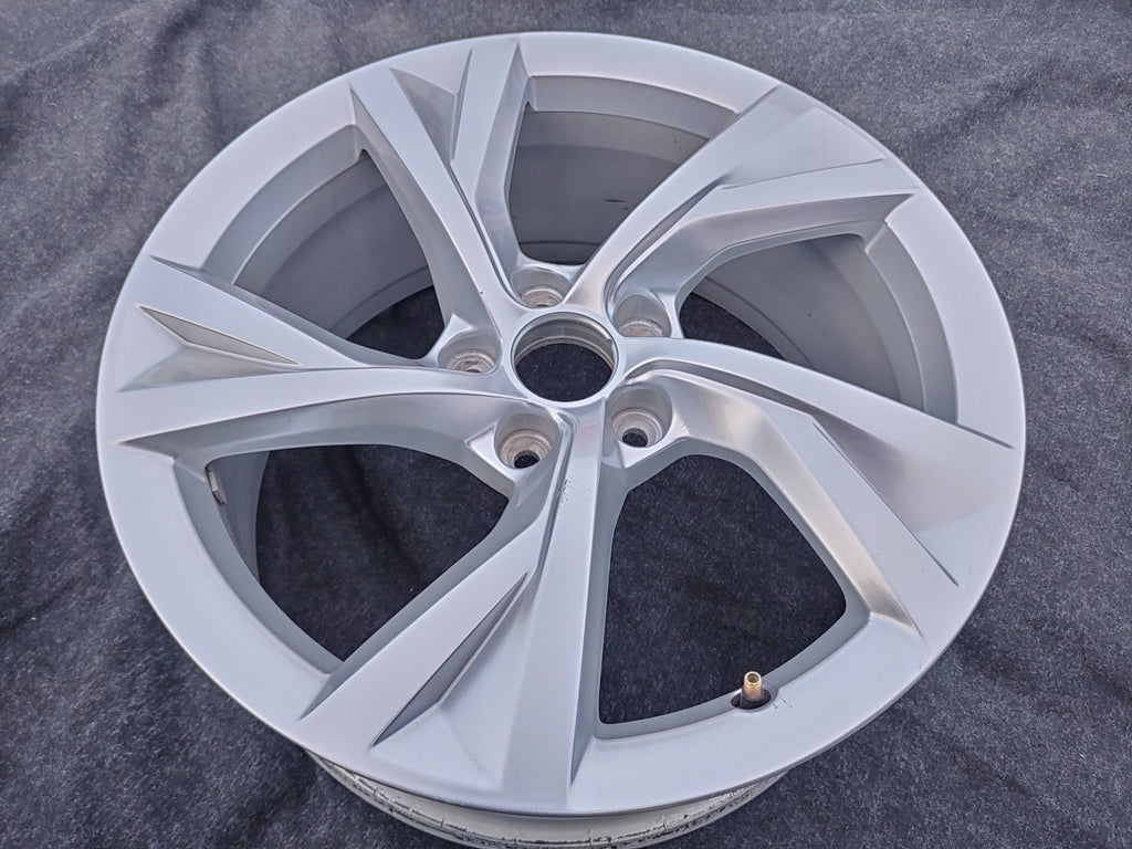 1x Alufelge 18 Zoll 8.0" 5x112 40ET Glanz Silber 8W0601025 Audi A4 Rim Wheel