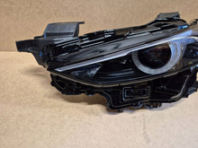 Laden Sie das Bild in den Galerie-Viewer, Frontscheinwerfer Mazda 3 Bp BHRB67890 Links Scheinwerfer Headlight SCH6004648075od