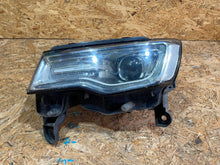 Laden Sie das Bild in den Galerie-Viewer, Frontscheinwerfer Jeep Grand Cherokee IV Wk2 68144709AF Links Headlight SCH9228250945ao