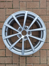 Load image into Gallery viewer, 1x Alufelge 17 Zoll 7.5&quot; 5x112 36ET Glanz Silber 4K0601025 Audi A6 C8 Rim Wheel