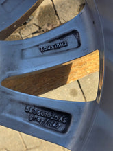 Load image into Gallery viewer, 1x Alufelge 18 Zoll 8.0" 5x112 48ET 5E0601025H Skoda Octavia I Rim Wheel FEL8990229730qg