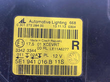 Laden Sie das Bild in den Galerie-Viewer, Frontscheinwerfer Skoda Octavia III 5E1941016 Xenon Rechts Headlight SCH4523832880ii