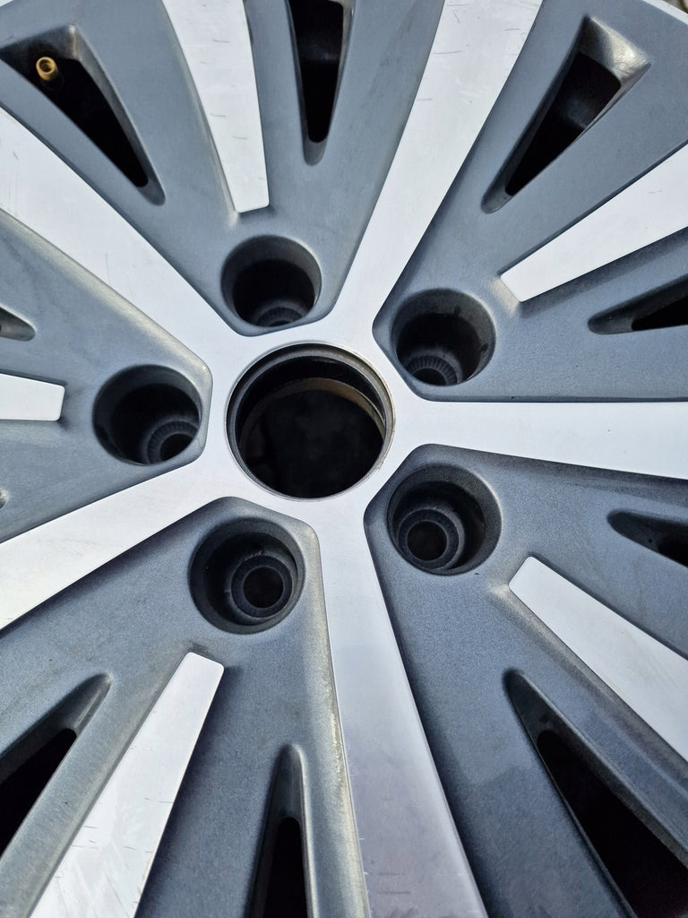 1x Alufelge 17 Zoll 6.5" 5x112 3V0601025AH Skoda Superb Rim Wheel