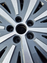 Laden Sie das Bild in den Galerie-Viewer, 1x Alufelge 17 Zoll 6.5&quot; 5x112 3V0601025AH Skoda Superb Rim Wheel