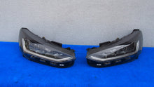 Laden Sie das Bild in den Galerie-Viewer, Frontscheinwerfer Ford Focus NX7B-13E014-CD Full LED Rechts oder Links