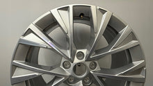 Load image into Gallery viewer, 1x Alufelge 18 Zoll 8.0" 5x112 44ET Glanz Silber 3P0601025E Skoda Superb FEL2223996424zr