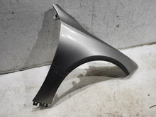 Laden Sie das Bild in den Galerie-Viewer, Kotflügel Mercedes-Benz W177 A1778810600 Vorne Rechts Grau