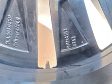 Laden Sie das Bild in den Galerie-Viewer, 1x Alufelge 21 Zoll 9.0&quot; 5x112 40ET 5LA601025P Skoda Enyaq Rim Wheel