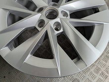 Laden Sie das Bild in den Galerie-Viewer, 1x Alufelge 17 Zoll 7.0" 5x112 46ET 5E3601025E Skoda Octavia Iv Rim Wheel FEL2315172641la