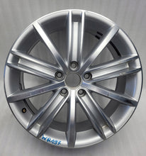Laden Sie das Bild in den Galerie-Viewer, 1x Alufelge 18 Zoll 7.0" 5x112 43ET Glanz Silber 5N0601025AF VW Tiguan Rim Wheel FEL7270342238lc