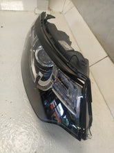 Laden Sie das Bild in den Galerie-Viewer, Frontscheinwerfer Land Rover I Sport Discovery L550 FK7213W029 Xenon Rechts SCH6178233924dd