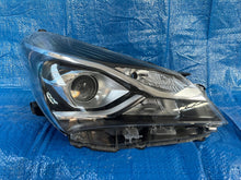 Load image into Gallery viewer, Frontscheinwerfer Toyota Yaris LED Rechts Scheinwerfer Headlight SCH5652075962uy