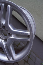 Laden Sie das Bild in den Galerie-Viewer, 1x Alufelge 18 Zoll 7.5&quot; 5x112 39ET A2114012702 Mercedes-Benz Amg Rim Wheel