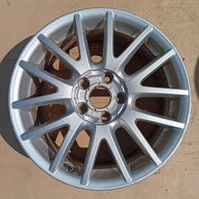 Laden Sie das Bild in den Galerie-Viewer, 1x Alufelge 17 Zoll 7.0&quot; 5x112 54ET Glanz Silber 1K0601025 VW Golf V Rim Wheel
