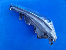 Laden Sie das Bild in den Galerie-Viewer, Frontscheinwerfer Toyota 312-11D Rechts Scheinwerfer Headlight SCH4247049948jb
