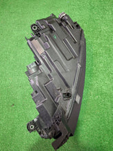 Laden Sie das Bild in den Galerie-Viewer, Frontscheinwerfer Skoda Octavia IV 5E4941016 LED Rechts Scheinwerfer Headlight SCH8888366035cl