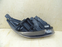 Laden Sie das Bild in den Galerie-Viewer, Frontscheinwerfer Ford Focus F1EB-13W030-EC Ein Stück (Rechts oder Links) SCH9295556904qp