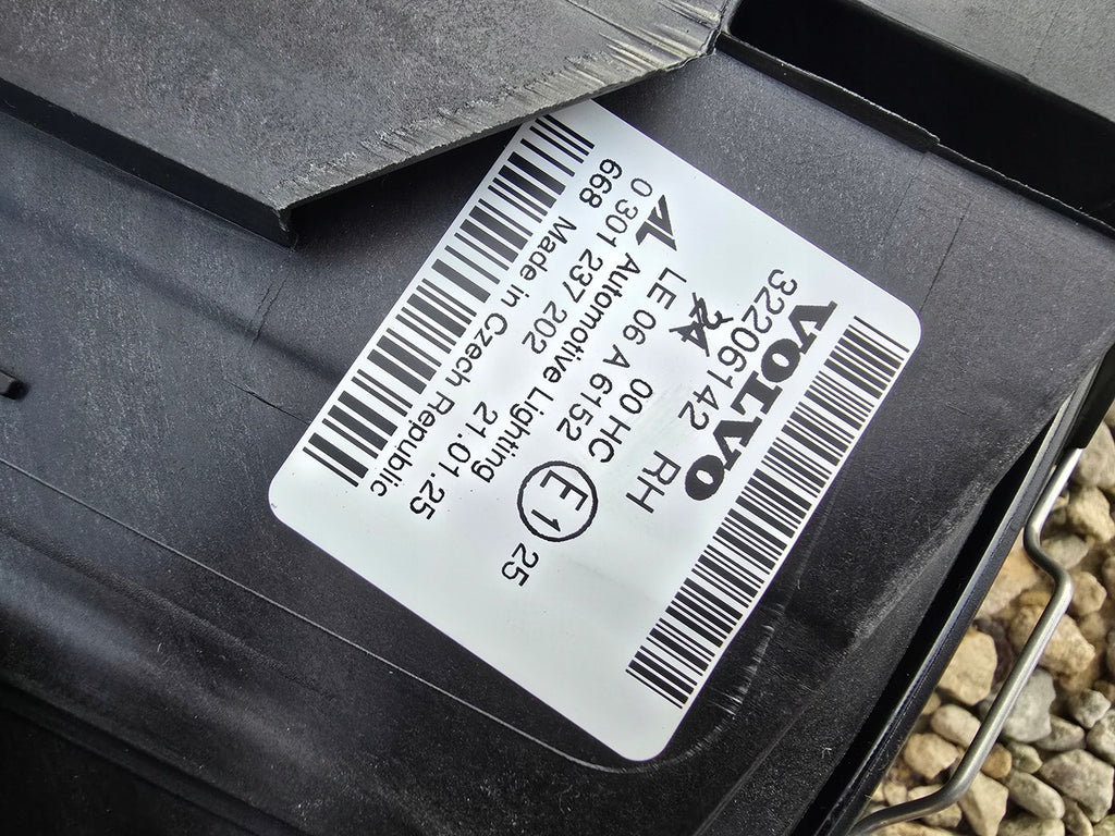 Frontscheinwerfer Volvo S40 V50 32206142 Rechts Scheinwerfer Headlight SCH6935781435ju